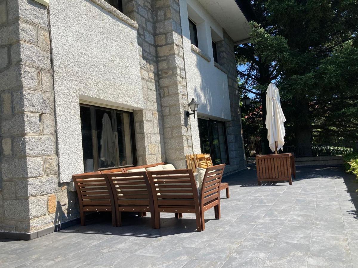 Gran chalet con piscina en Navacerrada Exterior foto