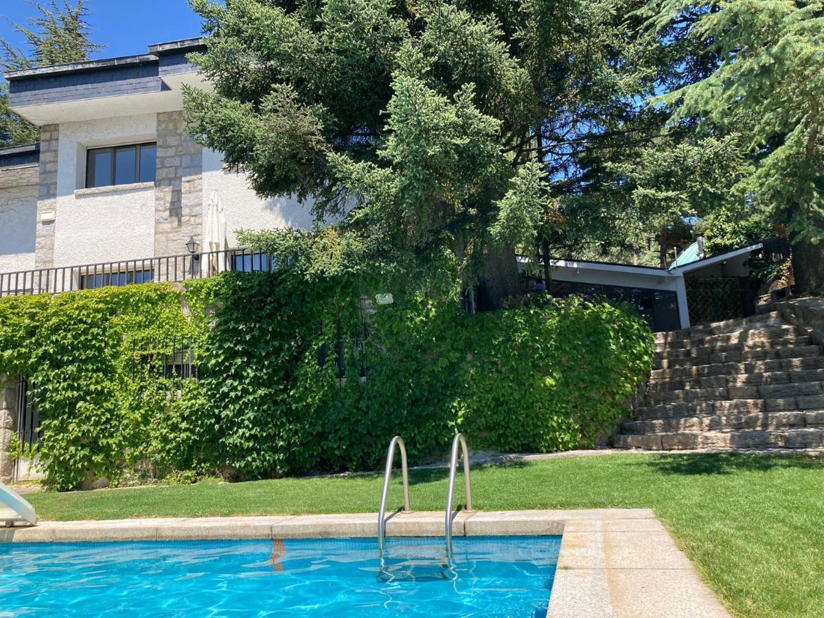 Gran chalet con piscina en Navacerrada Exterior foto