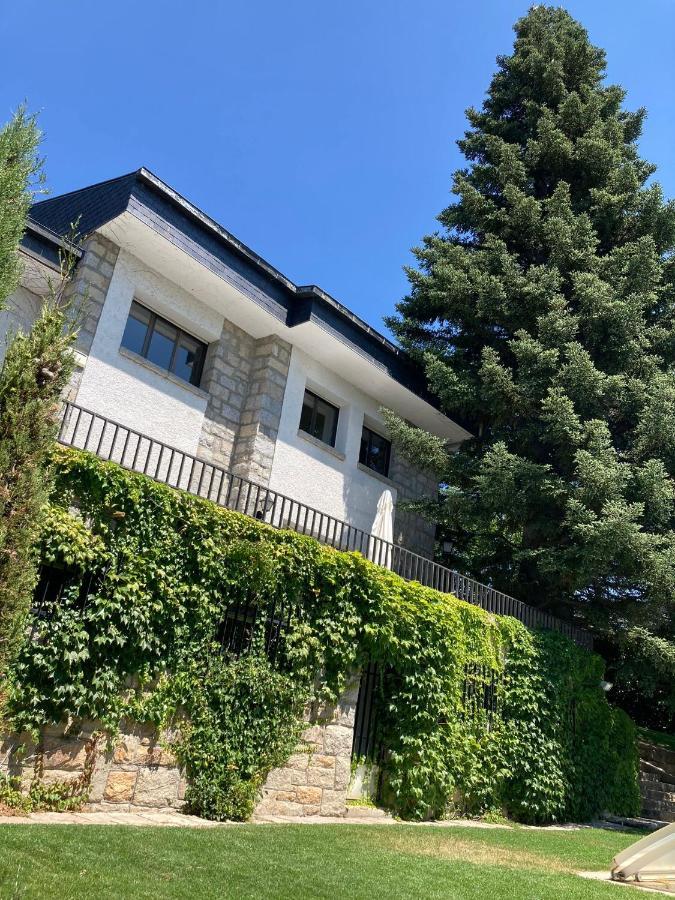 Gran chalet con piscina en Navacerrada Exterior foto